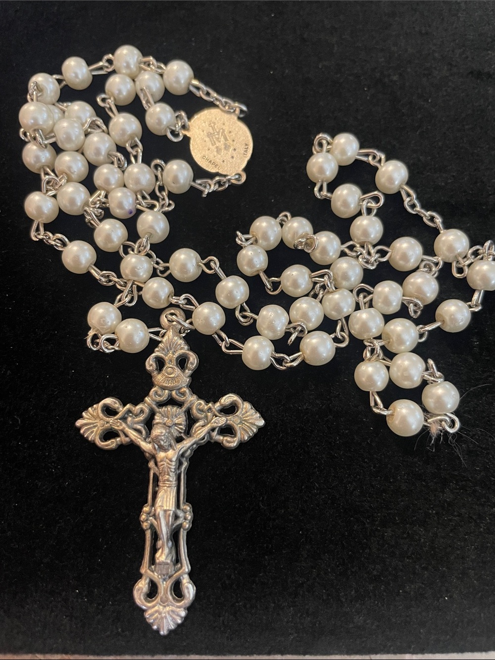 Gorgeous vintage Rosary! Italy. Faux pearl cream color!